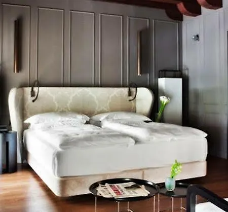 Coolrooms Palacio Villapanes 5 Gl Otel 5*